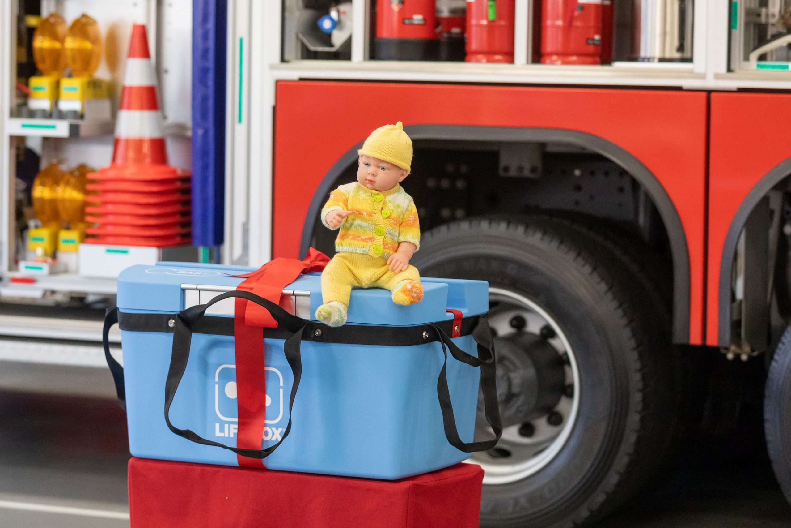 Feuerwehr Aarau erwirbt Weltneuheit Rettungsbox für Säuglinge