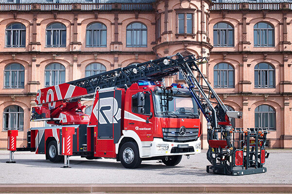 Feuerwehr Bursa erhält 10 Fahrzeuge auf MB Atego 3 Drehleiter für Feuerwehr Bursa